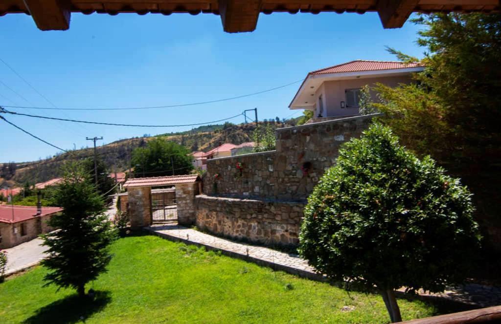 Traditional Stone Home With View Throfárion Екстериор снимка